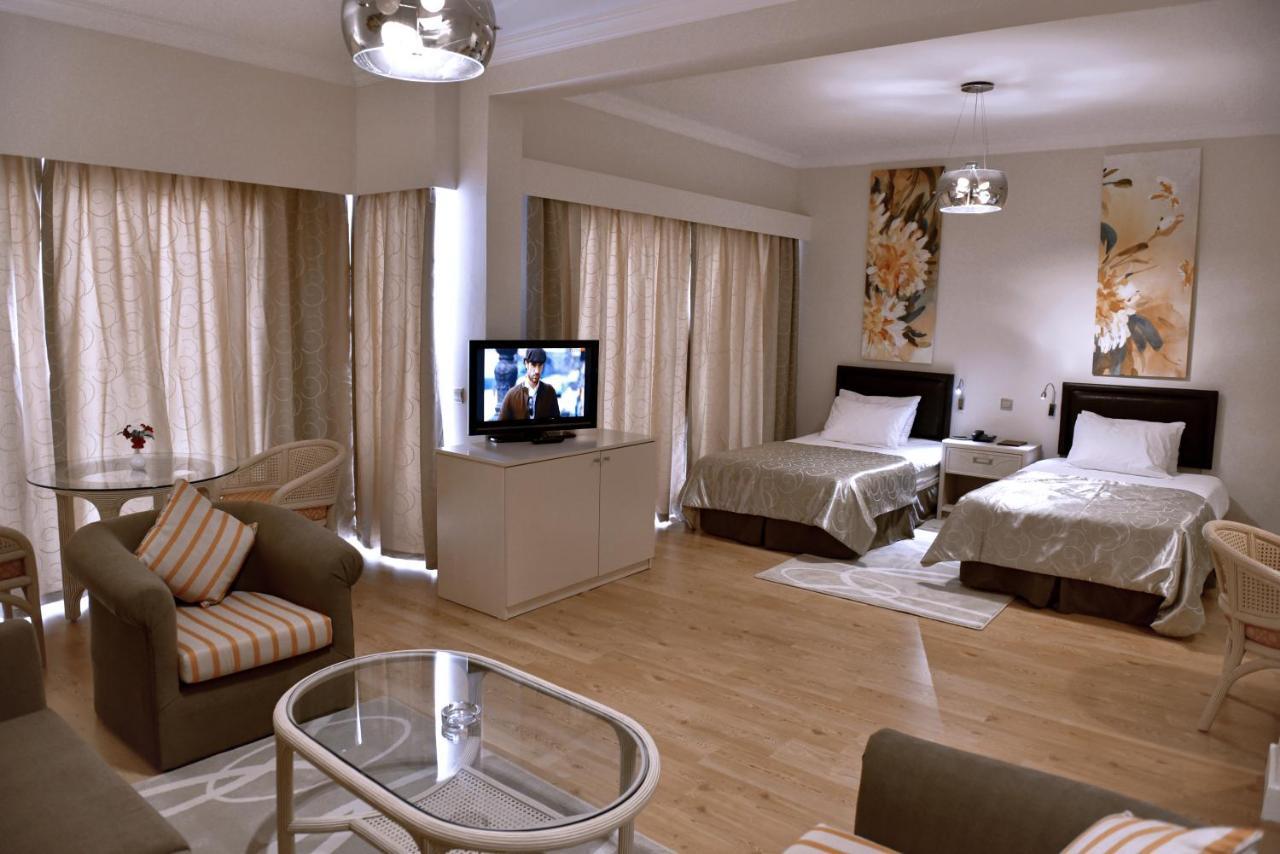 Jasmine Court Hotel & Casino كيرينيا المظهر الخارجي الصورة