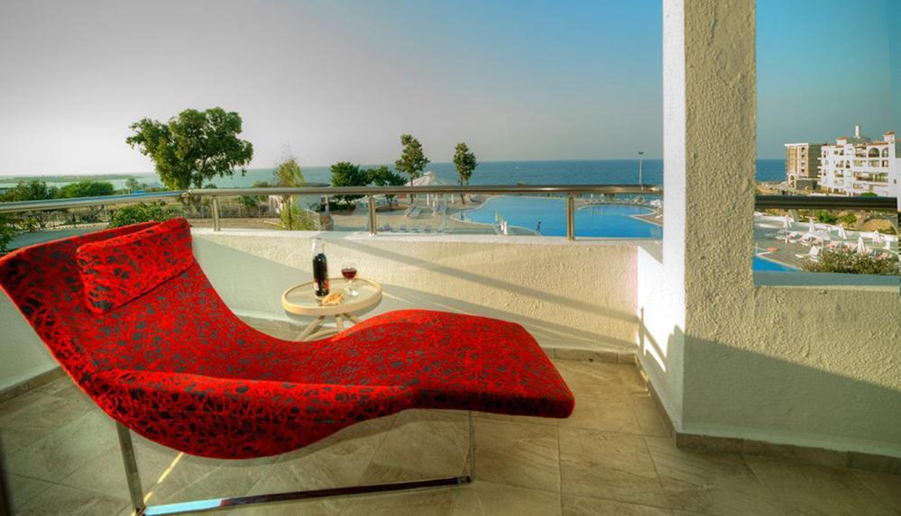 Jasmine Court Hotel & Casino كيرينيا المظهر الخارجي الصورة